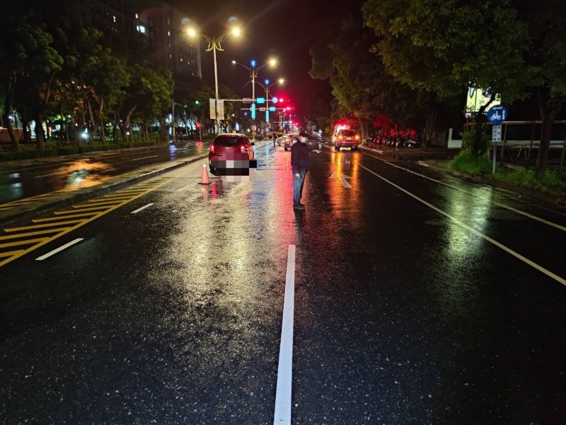 花蓮老翁清晨疑闖紅燈穿越馬路　遭車撞飛40公尺不治身亡