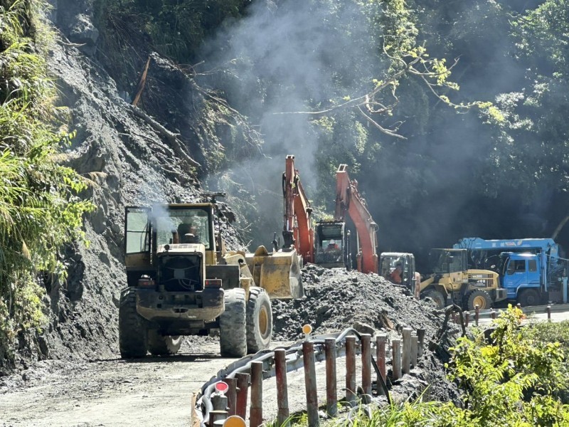 台8線155.8k路基缺口 今起限重3.5公噸(含)以下車輛通行