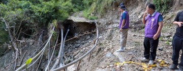 豪雨沖毀、地基掏空「舞鶴15鄰及魯母子農路」丹納絲災損會勘 亟需儘速復建