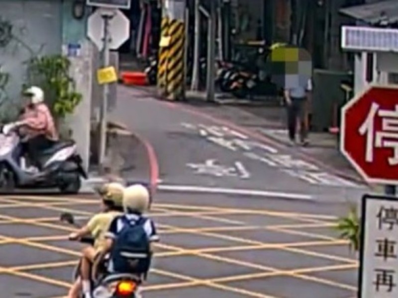 男子跑到民宿偷鞋