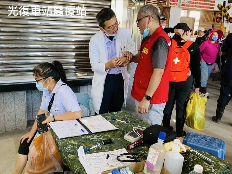 國軍花蓮總醫院臨時醫療站全日服務災民