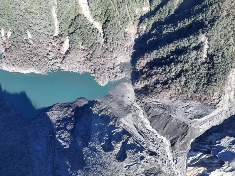 馬太鞍堰塞湖今日最新現況 ! 下游土砂淤積嚴重 維持「紅色警戒」