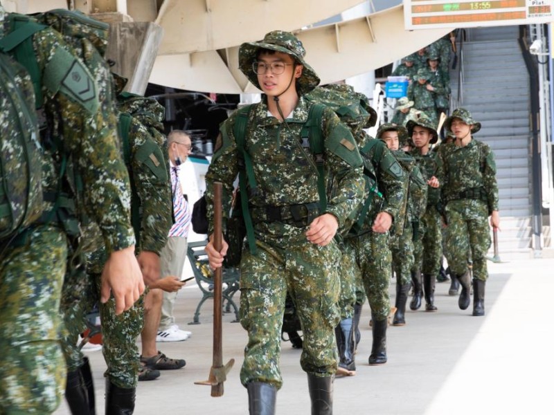 國軍第五作戰區今增派千名兵力 搭乘臺鐵專列 馳援光復災後復原