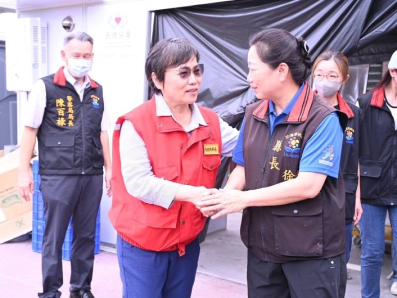 花蓮縣長徐榛蔚內政部長劉世芳視察光復鄉收容所