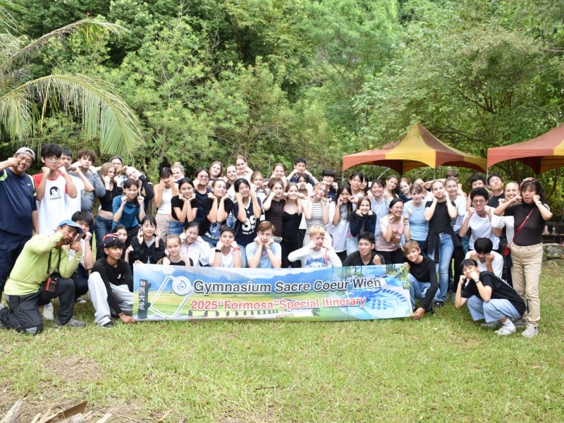 奧地利維也納聖心中學師生訪海星並關心光復災民