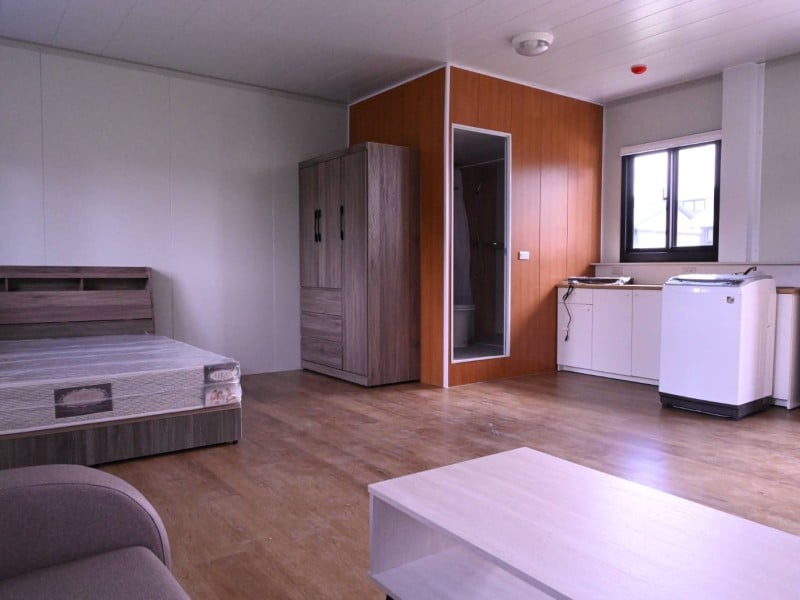 縣長徐榛蔚關心0403組合屋傢俱家電現況 預計11月8日開放受災戶看屋 12月底前入住