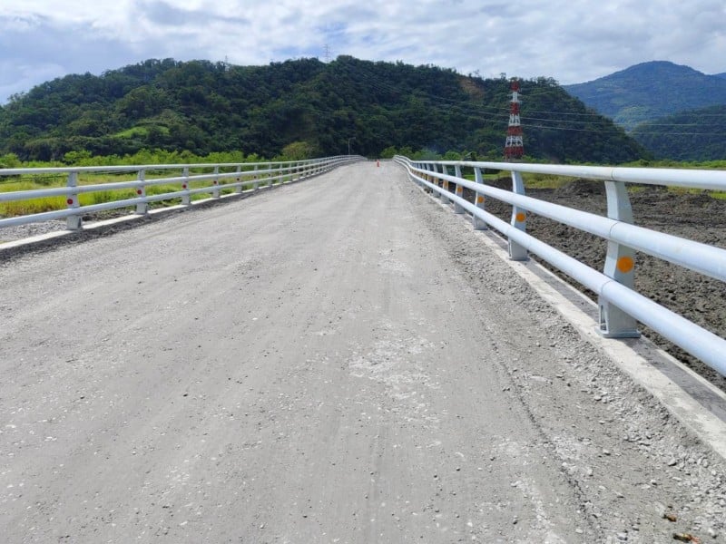 引道路基整治 ! 行經卓富大橋工區 請民眾減速慢行