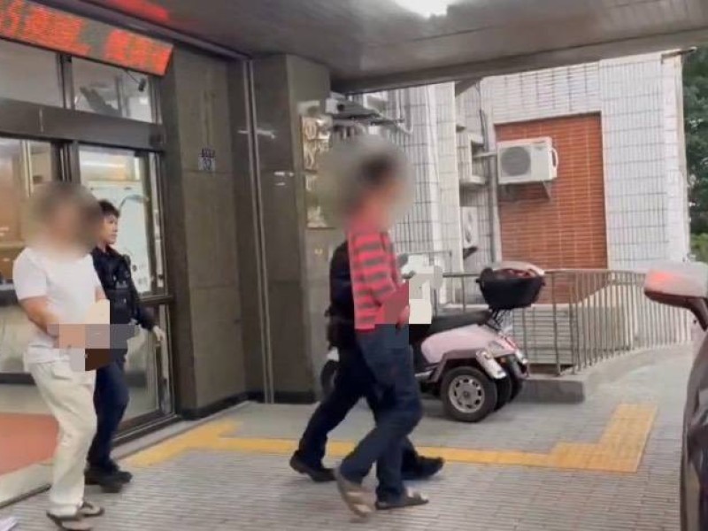 凌晨汽車高速行駛 花警盤查起獲毒品並查獲毒品通緝犯歸案