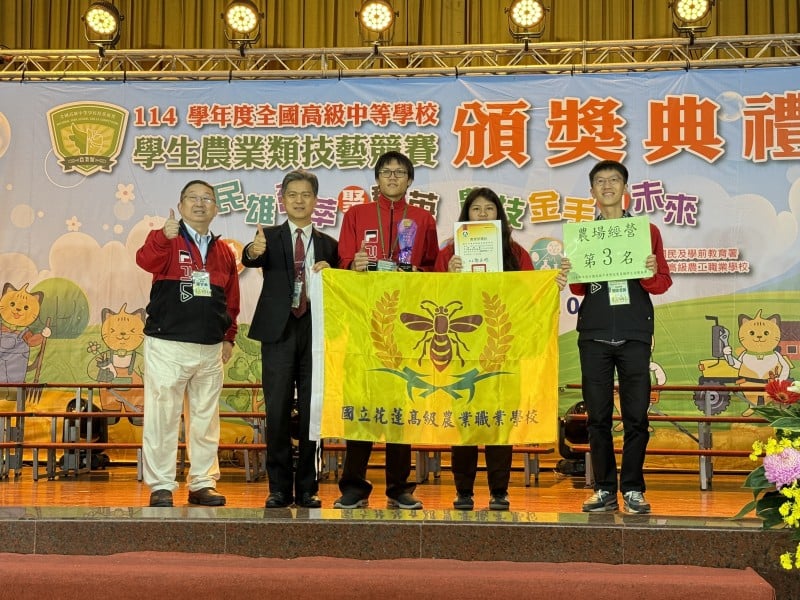 花農金光連年灑  技藝佳績搶先曝  熠熠生輝無法擋