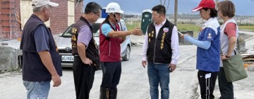 議長張峻今日再度會勘堰塞湖潰決泥沙淤積四大野溪