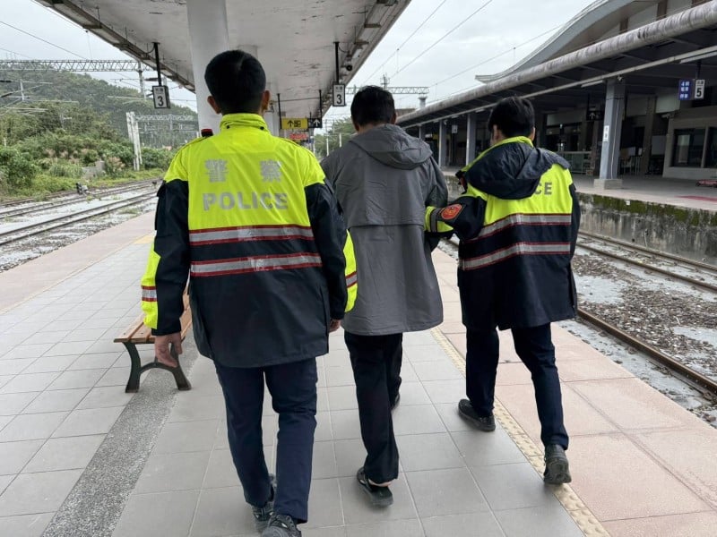 曾嫌涉詐騙多名災民 !  佯稱「贈送家電需貼補5,000元」月台前狼狽被逮