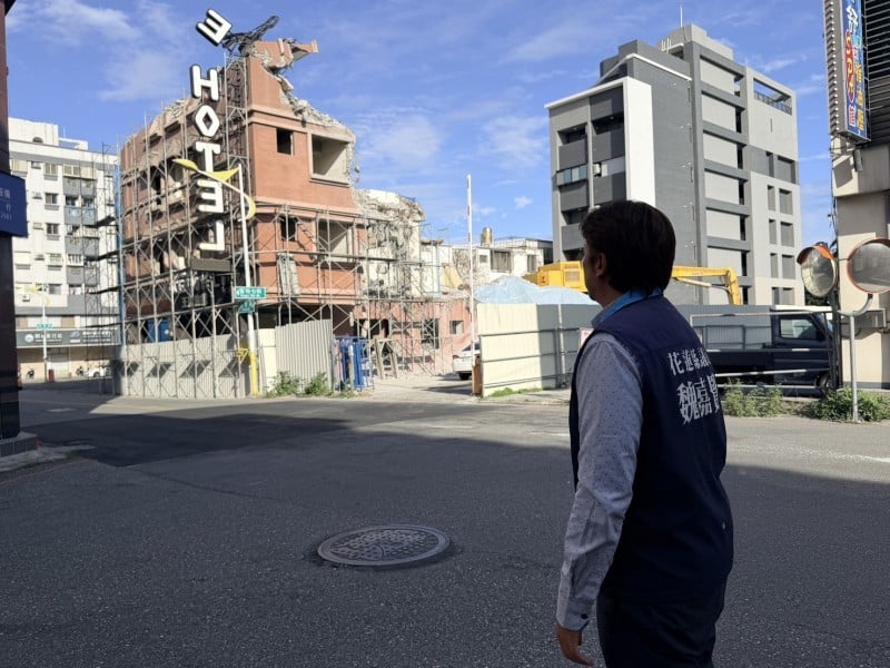 後站旅店拆除停擺變危樓　魏嘉賢：縣府立即排除公安疑慮