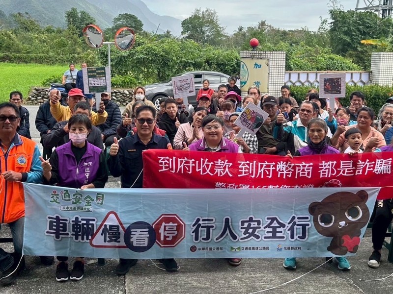 普伽藍慈善功德會攜手加灣派出所辦物資發放　向即將退休王所長致敬