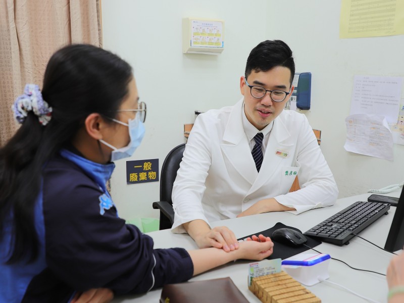 肩頸痠痛「卡卡」怎麼辦？　中醫師傳授「自救錦囊」 揭密痠痛源頭