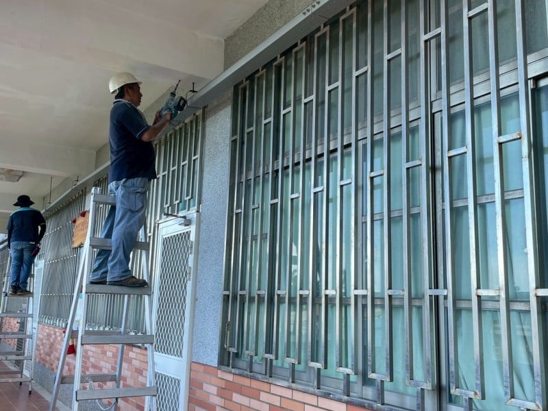 校園冷氣汰換、電力改善 !  縣府 : 21所學校、共145台已更新 投入約1,111萬元