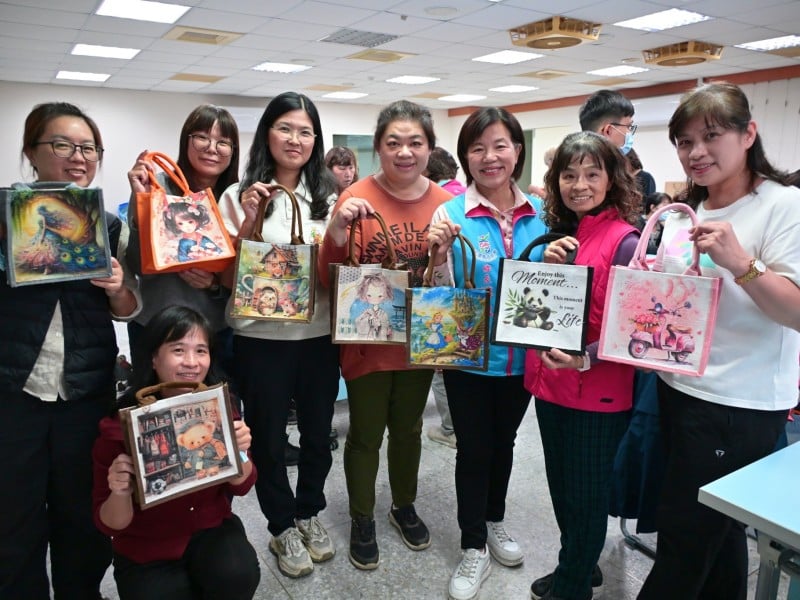 游淑貞廣推社區培力研習共學 手作課程「袋袋相傳、瓶瓶安安」大受歡迎