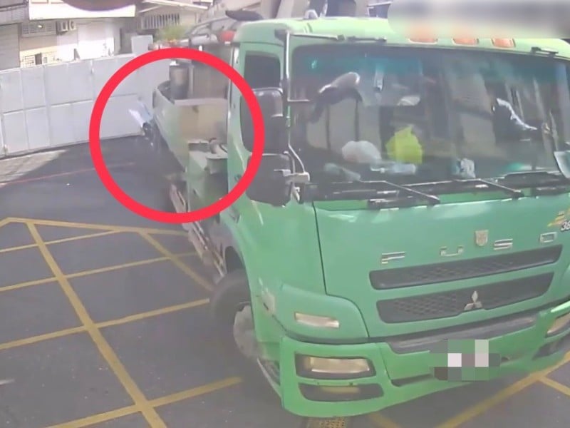 大貨車撞斷指示牌 ! 吉安警執行網路巡邏 發現立即處置