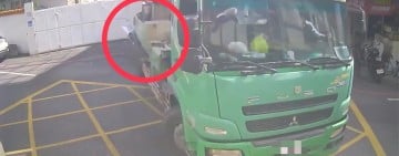 大貨車撞斷指示牌 ! 吉安警執行網路巡邏 發現立即處置