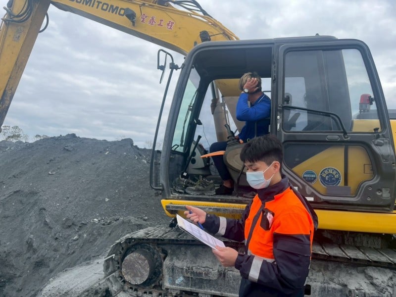 災後百日 縣府持續協助佛祖街家屬搜救