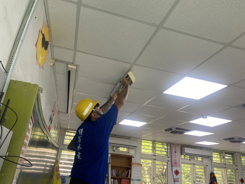再投入近300萬補助 22校汰換節能燈具