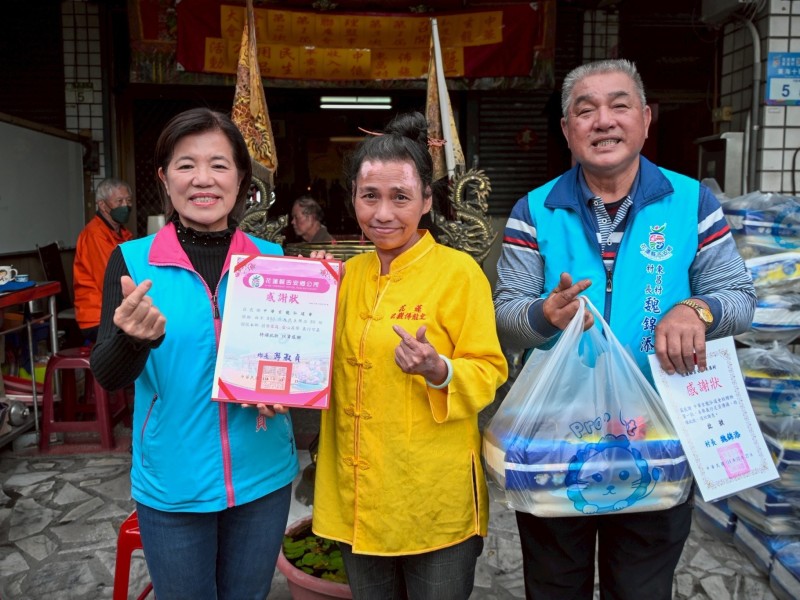 中華玄龍弘道會寒冬送暖吉安 游淑貞長期連結民間公益善行