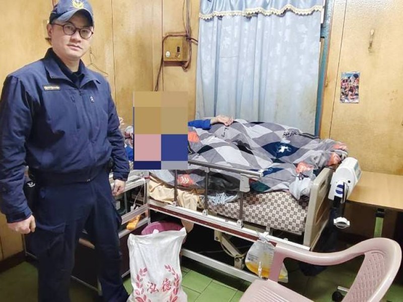 鳳警結合弘德志業協會 發放物資關懷西林部落低收入戶家庭、生病臥床民眾