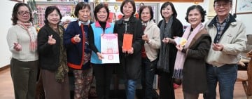 溫情姐妹會挹注路燈認養護吉安 游淑貞感謝照亮鄉親平安回家路