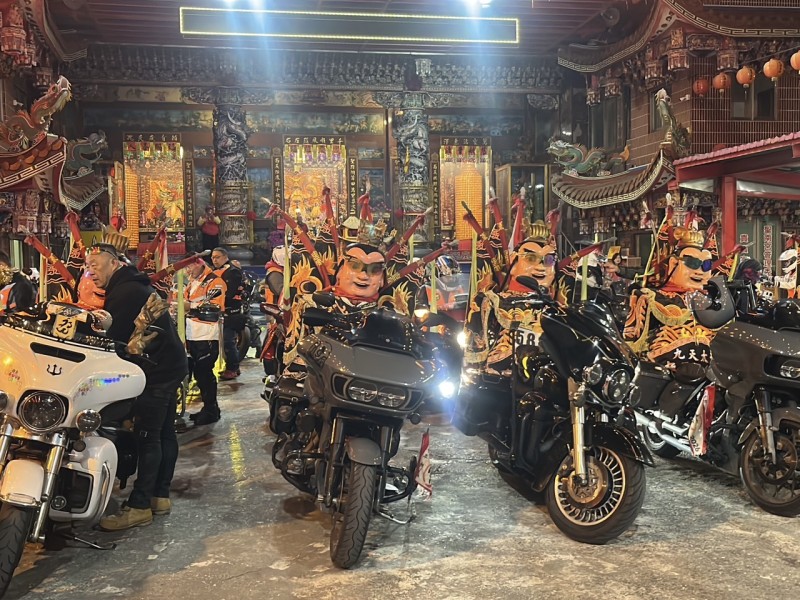 40輛重機載三太子抵達吉安鄉聖南宮祈福　重機車隊為花蓮集氣盼遠離災害