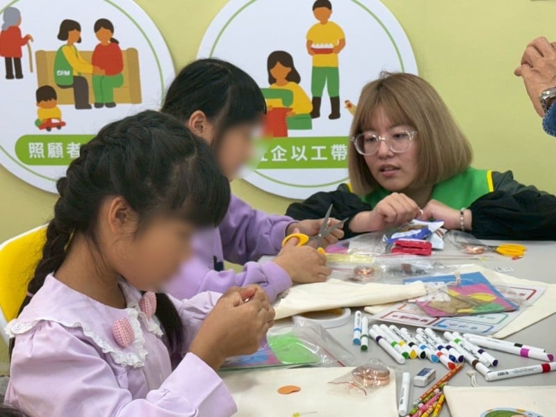 光復災後三個月外界關注漸退場　芥菜種會新春圍爐送祝福　陪伴中長期重建