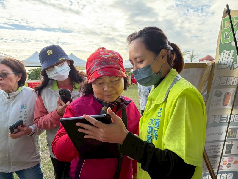 花蓮港水巡隊推動「河海淨源」