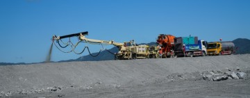 營造業者投入馬太鞍溪堰塞湖災後復原可獲移工名額