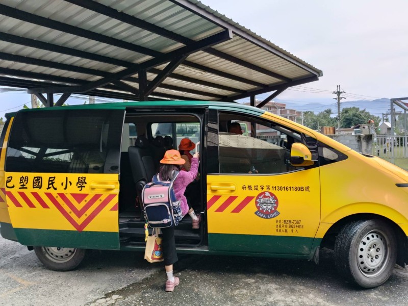 校車汰換更新 ! 5校合計投入3,214萬