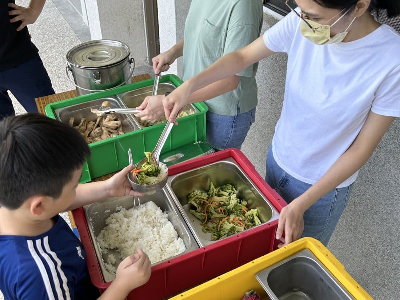 率全國之先 ! 今年規劃擴大公私立高中職、私立國中小免費午餐