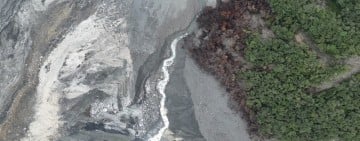 堰塞湖洪災責任歸屬引熱議 網友引李鴻源專業分析 質疑追責方向恐有失衡疑慮