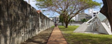 自由廣場塑木步道整修完工啟用　打造友善運動空間