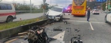 休旅車自撞蘇花分隔島