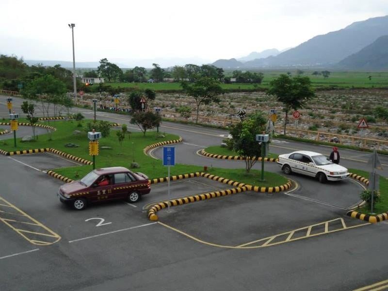 罰鍰修法改為「累加無上限」 ! 今年1/31起所有「無照駕駛」違規人 全面施以道路交通安全講習