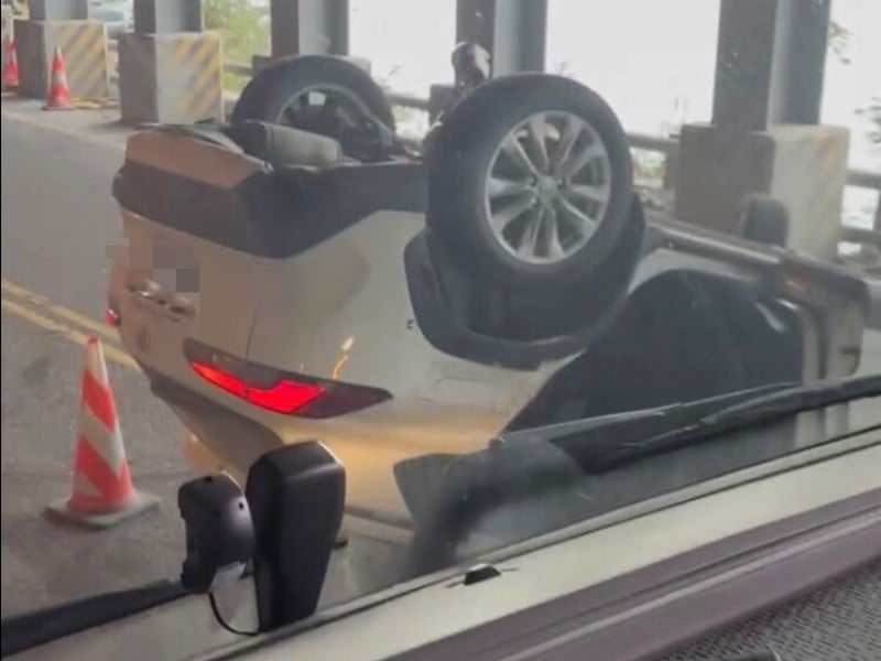 大清水明隧道路段 自小客車今早發生翻覆 所幸無人受傷