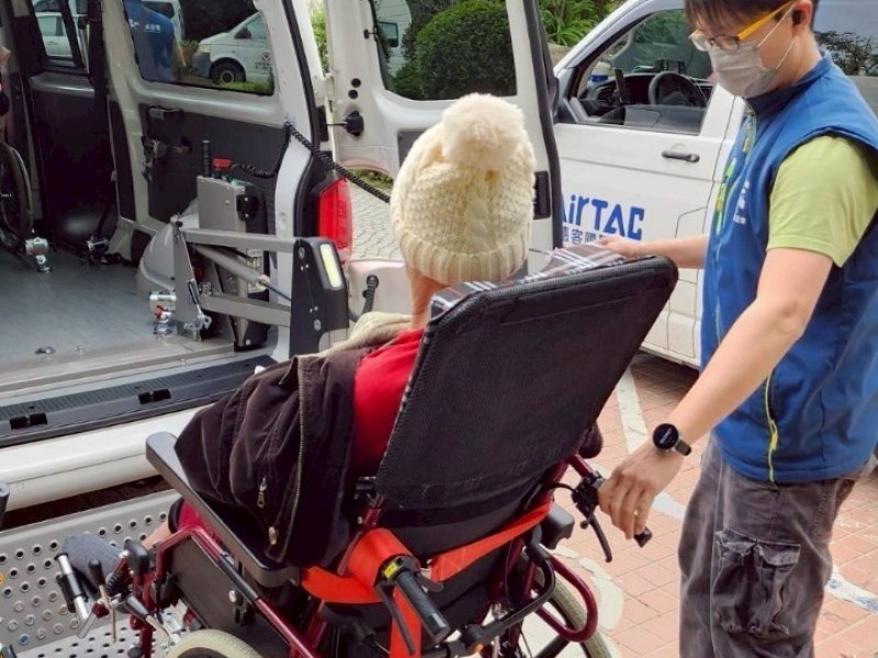 光復長照住民返家，縣府守護不間斷，平安回家路