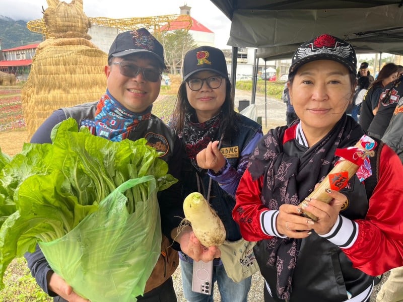 富里酸菜蘿蔔節「製作菜脯、福菜 拔蘿蔔」體驗 展示黑金「陳年老菜脯」