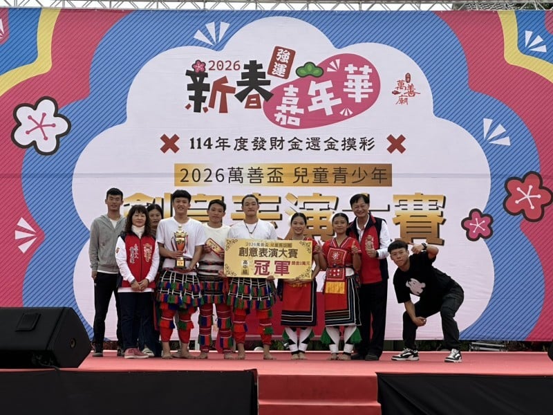 仁里萬善廟「新春嘉年華」 百萬名車幸運兒抽出