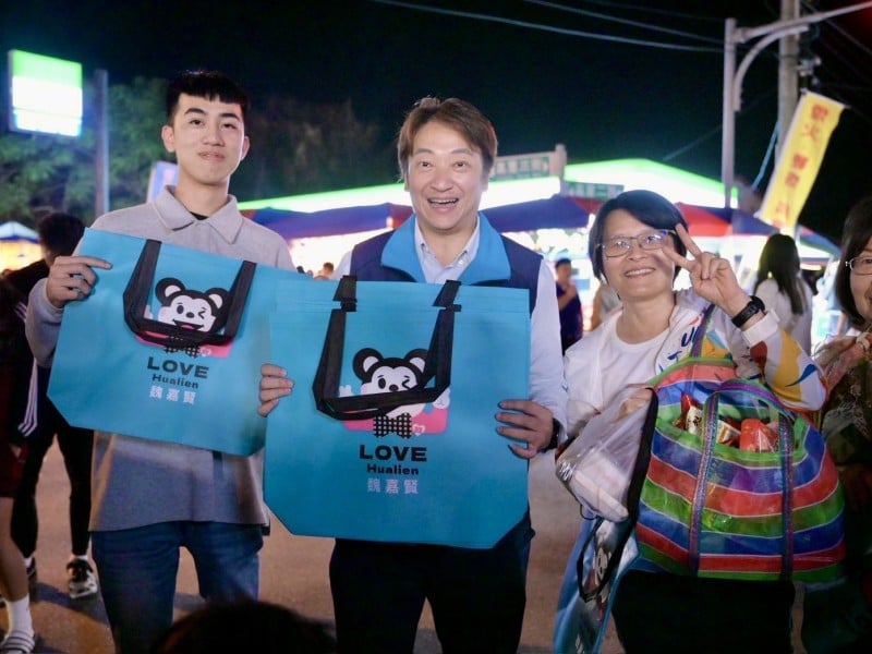 廟埕人氣挺魏嘉賢　宣示打開新局、花蓮向前！