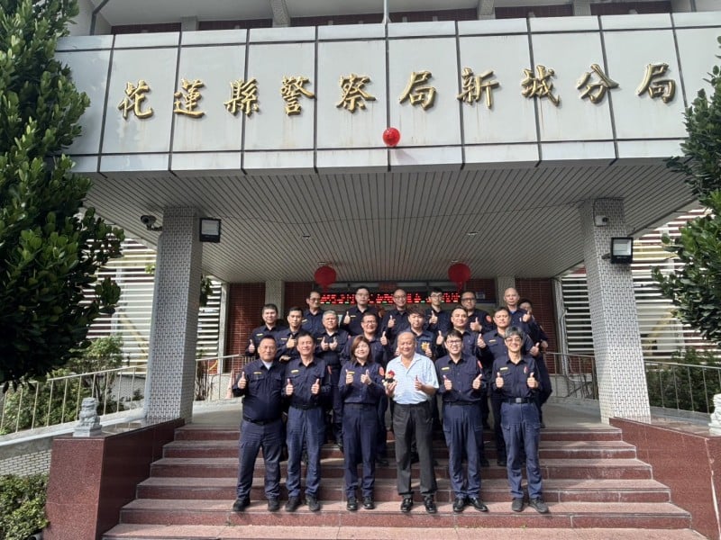 從警38載光榮榮退　新城警歡送資深所長陳金水