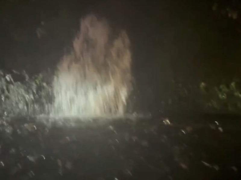 路邊出現「暴瀑」壅堵 ! 蘇花台9丁「蘇澳東澳路段」不排除實施預警性封路