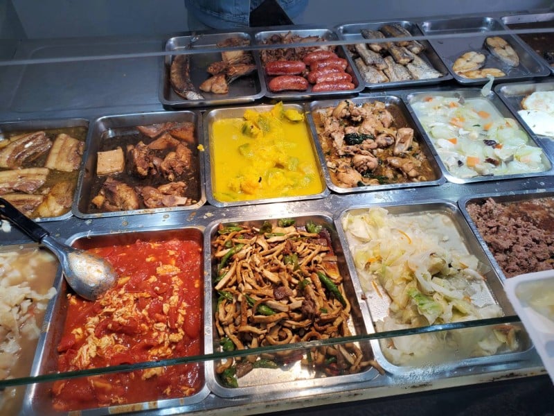 飄香吉安三十載：味餐自助餐不只盛滿菜餚，更裝滿鄰里的信任與托付