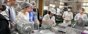 國中生體驗技職多元特色課程，花農授證”農的傳人” 