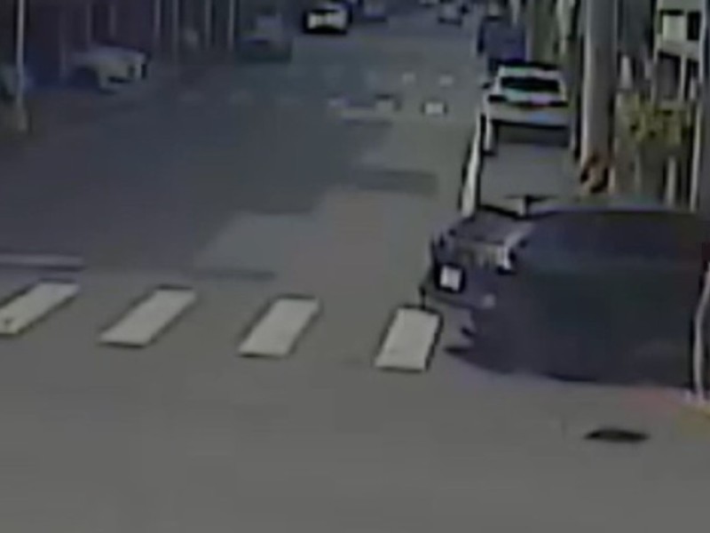 汽車車門被男子無故強拉強開