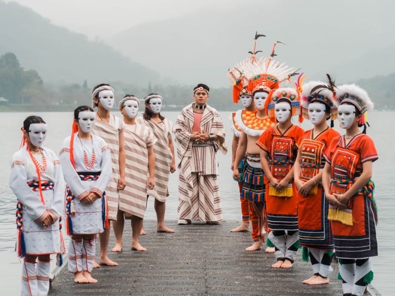 脫下面具找回自我！秀林太魯閣族青年基姜發行新輯《Rmngaw 說》 王沈剛竹代表力挺：讓世界聽見秀林才華