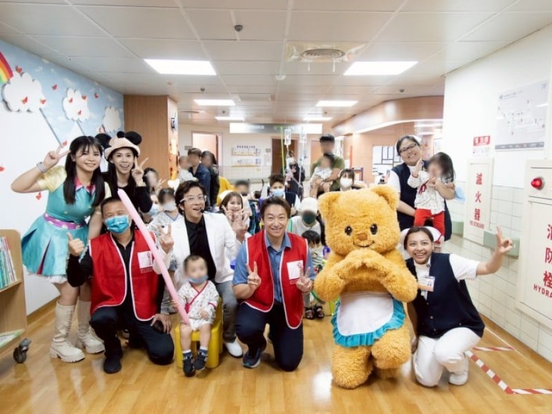魏嘉賢偕愛花蓮基金會前進慈濟病房