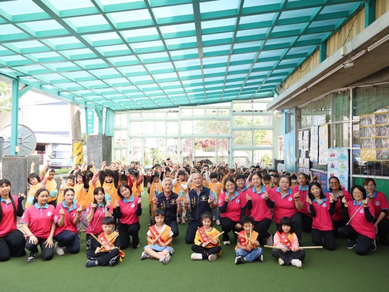 新城鄉鄉長何禮臺贈送兒童節禮物 各校分享創意方案共同祝福小學童